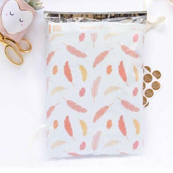 Poly mailers bubble mailers mix sizes poly mailers and stickers - Picture 9 of 15